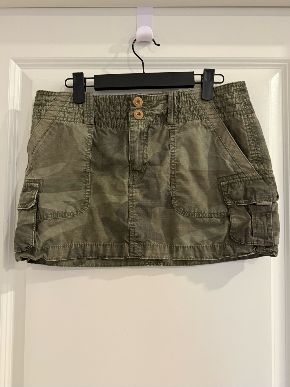 American Eagle Vintage Y2K Micro Mini Low Rise Camo Skirt (size 6)